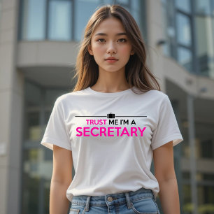 GELOOF ME, IK BEN EEN SECRETARESSE Tri-Blend SHIRT