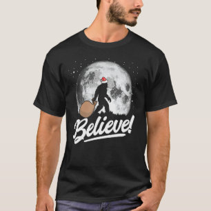 Geloof me! Kerstmis in Santa Bigfoot en 's nachts T-shirt