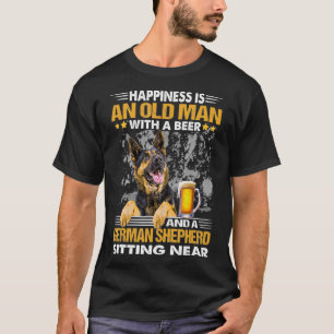 Geluk is een oud Man met een bier en een Duits S T-shirt