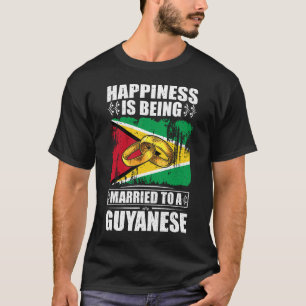 Geluk wordt getrouwd met een Guyanese T-shirt