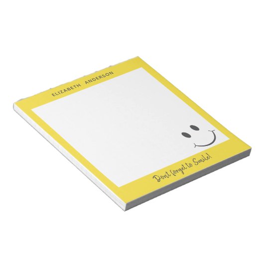 Gelukkig gezicht Vergeet niet om naam toe te voege Notitieblok (Schuin)
