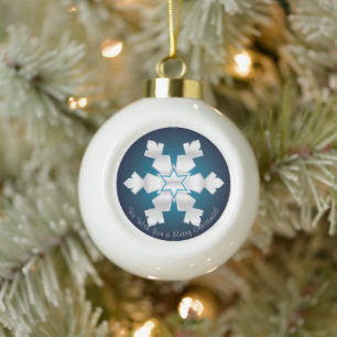 Gelukkig kerstfeest! Gelukkig nieuwjaar!Witte snee Keramische Bal Ornament