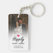 Gelukkig ooit na hete roze hart foto Keepsake Sleutelhanger (achterkant)