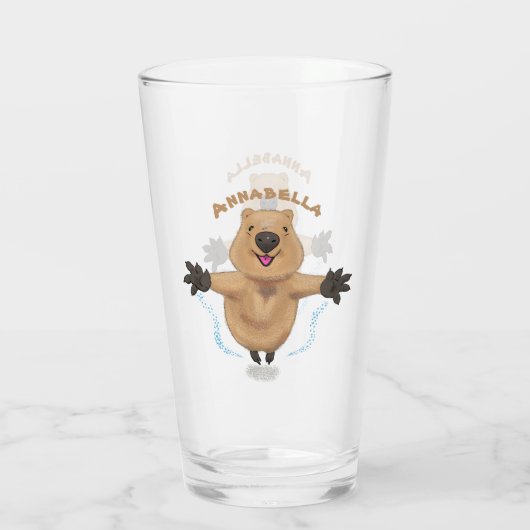 Gelukkig springend quokka cartoon design glas (Achterkant)