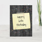 Gelukkige 60ste verjaardagsnota die op hout wordt kaart (Voorkant)