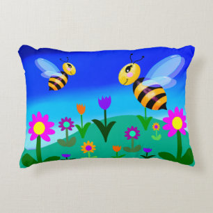 Gelukkige bijen in een bloemveld accent kussen