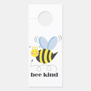 Gelukkige bijenprinses met kroon en slogan Bee Kin