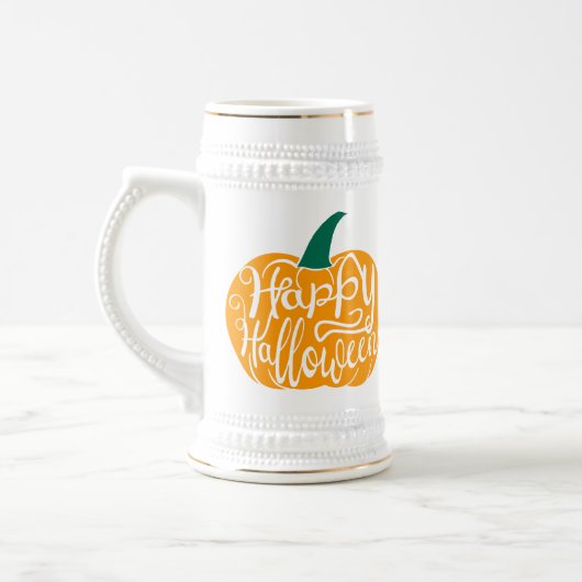 Gelukkige Halloween-belettering op gesneden pompoe Bierpul (Links)