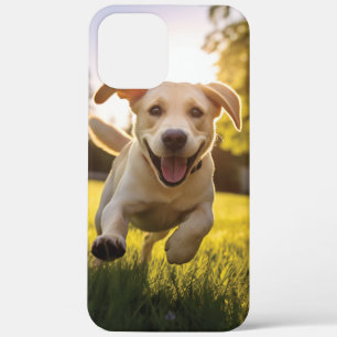 Gelukkige Labrador Puppy Running iPhone 12 Pro Max Hoesje