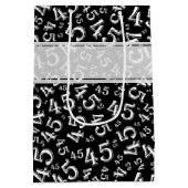 Gelukkige Verjaardag Leeftijd 45 Nummer Patroon Zw Medium Cadeauzakje (Achterkant)