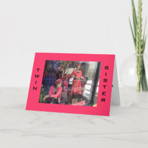 GELUKKIGE VERJAARDAG TWEELINGZUS MANNEQUIN ZEGT "S KAART