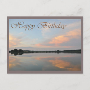 Gelukkige verjaardag zonsopgang aan het meer briefkaart