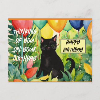 Gelukkige verjaardag :zwarte kat opent een verjaar uitnodiging briefkaart