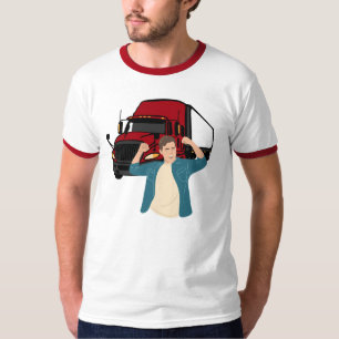 Gelukkige vrachtwagenchauffeur met rode semi-vrach t-shirt
