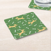 gelukshonden met botten achtergrond vierkante kartonnen onderzetter (Schuin)