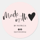 Gemaakt met liefdesscript, minimalistisch zwart en ronde sticker (Voorkant)