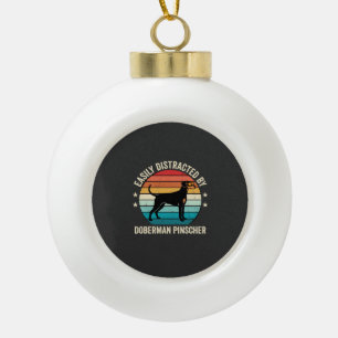 Gemakkelijk afgeleid door Doberman Pinscher Retro Keramische Bal Ornament