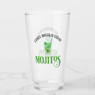 Gemakkelijk afgeleid door mojito's glas