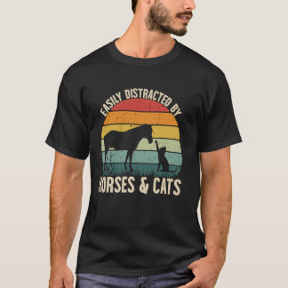 Gemakkelijk Afgeleid Door Paarden En Katten Retro  T-shirt