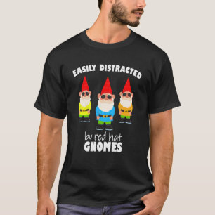 Gemakkelijk afgeleid door rode muts kabouters Coo T-shirt