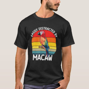 Gemakkelijk verstoord door Scarlet Macaw Colorful T-shirt