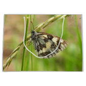 Gemarmerde witte vlinder op gras groot cadeauzakje (Voorkant)