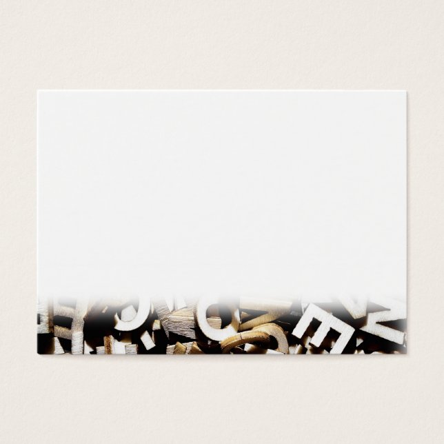 Gemelde letters van hout dicht bij elkaar visitekaartje (Voorkant)