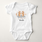 Gemini Baby: Twins' Delight Customizable Romper (Voorkant)