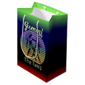Gemini Birthday Gift-Cool Retro Sunset Zodiac Medium Cadeauzakje (Voorkant Gekanteld)