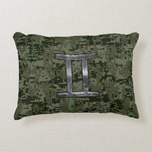 Gemini Zodiac Sign on Green Digital Camo Accent Kussen