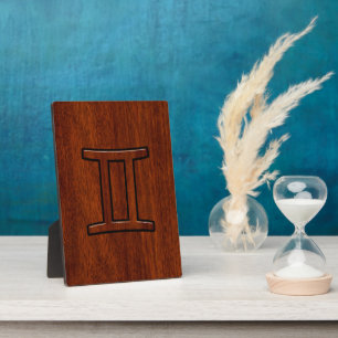 Gemini Zodiac Sign on Mahogany Wood Style Fotoplaat