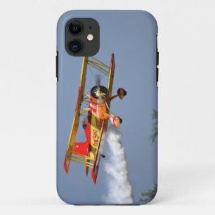 Gene Soucy die aerobatiek uitvoert in Grumman iPhone 11 Hoesje