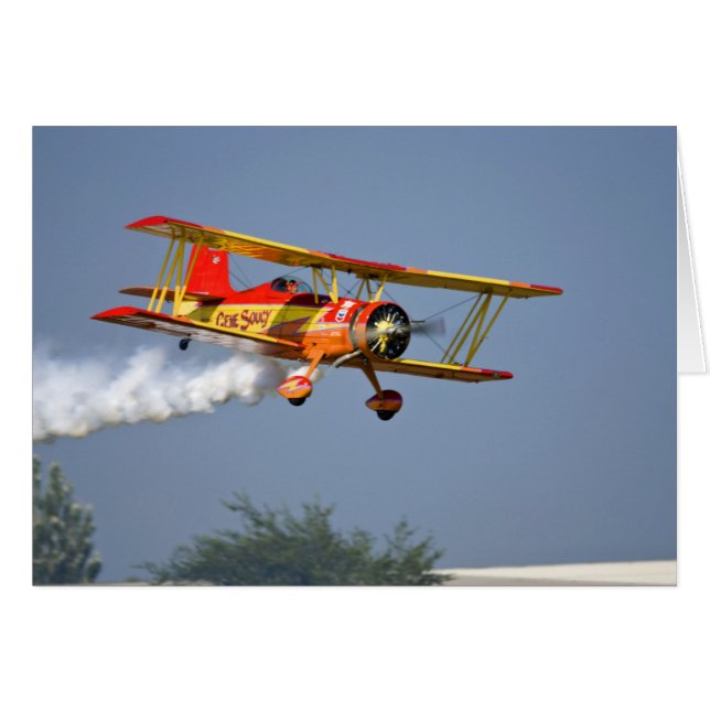 Gene Soucy effectuant des acrobaties en Grumman (Devant horizontal)