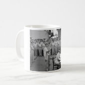 Generaal MacArthur die de Japanse overgave onderte Koffiemok (Voorkant links)