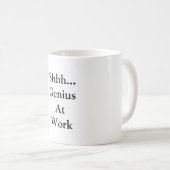 Génie à la tasse de travail (Devant droit)