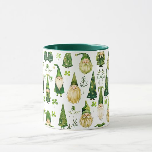 Geniet van de Ierse charme met St. Patrick's Gnome Mok (Midden)