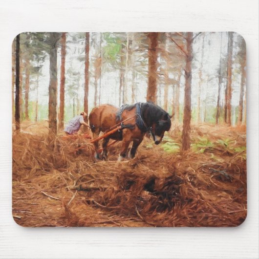 Gentle Giant - Draft Horse Hauling Logs in Forest Muismat (Voorkant)