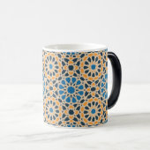 Geometric Moroccan Tile & Orange Pattern Magische Mok (Voorkant rechts)