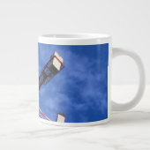 Geometrie omhoog in de lucht extra grote beker (Rechts)