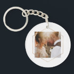 Géométrique | Votre photo personnelle avec Gold<br><div class="desc">Ce design porte - clé ultra moderne présente votre photo personnelle préférée avec un cadre géométrique en faux or superposé. Personnalisez le dos avec vos noms et une date.</div>