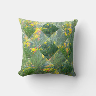 Geometrisch ontwerp voor gele Lily Field, Kussen
