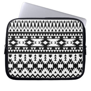 Geometrisch vectorpatroon zwart-wit Aztec Laptop Sleeve