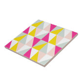 Geometrische driehoeken roze en gele patroon tegeltje (Zijkant)