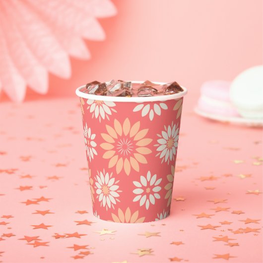 Geometrische perziken en crème bloemmotief papieren bekers (Insitu)