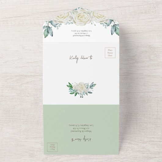 Geometrische saliegroene gebladerte en witte rozen all in one uitnodiging (Buitenkant)