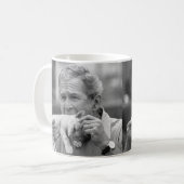 George W Struik die een keuten eet Koffiemok (Voorkant links)