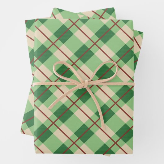 Gepelde rode en groene tartaan geruit inpakpapier vel (In situ)