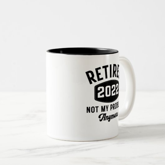 Gepensioneerd 2022 niet meer mijn probleem tweekleurige koffiemok (Voorkant rechts)