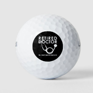 Gepensioneerde dokter met stethoscoop en brutale g golfballen