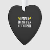 Gepensioneerde elektricien lossen het zelf op Funn Ornament (voorkant)